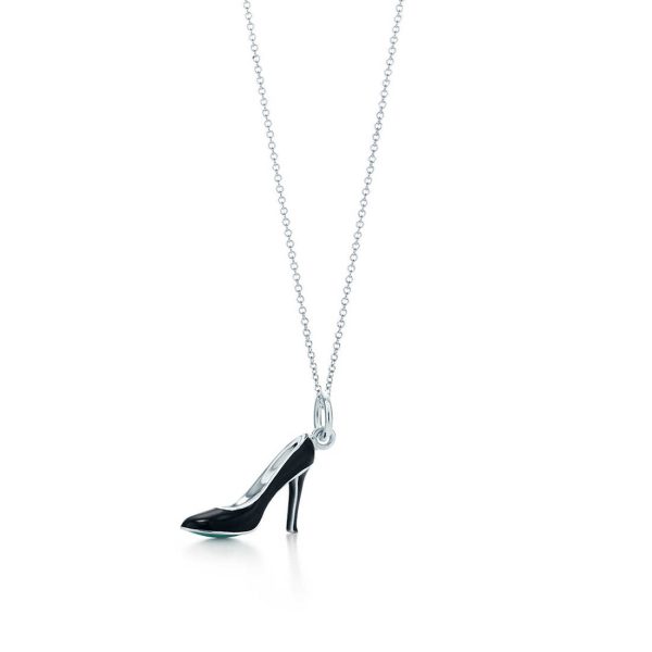 Shoe charm and chain