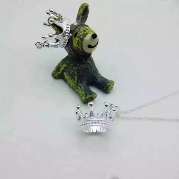 Women crown necklace